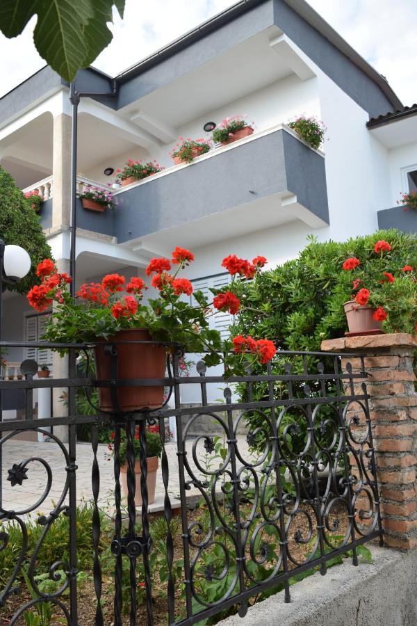 Apartmani Andela I Mladen Debelic Rab Town Exterior photo