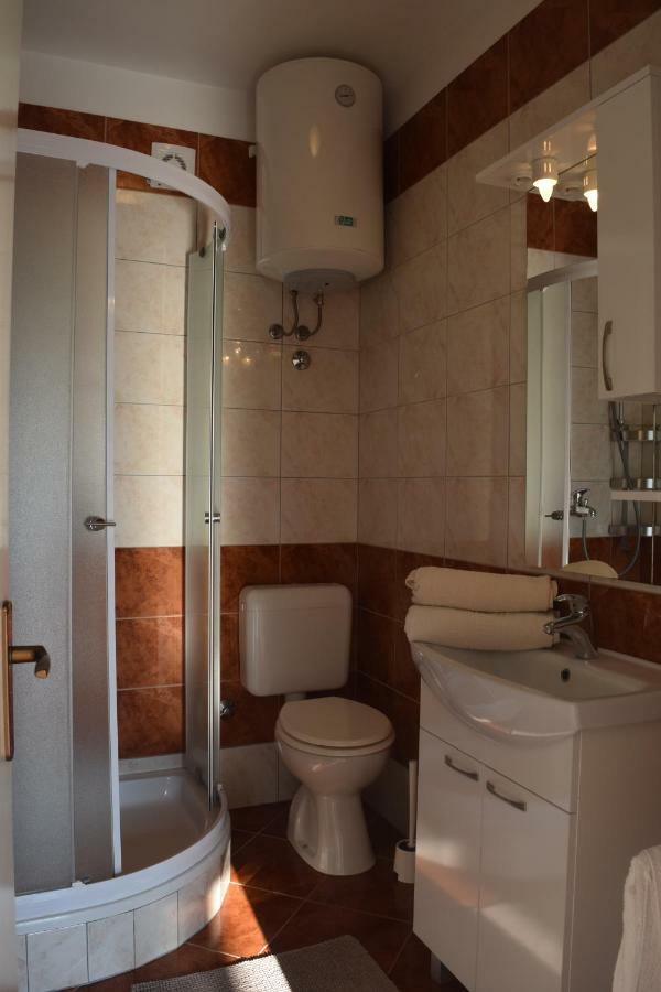 Apartmani Andela I Mladen Debelic Rab Town Exterior photo